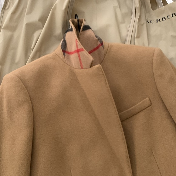 Woman’s Burberry Coat - Picture 7 of 13